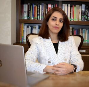 آزاده محمدی، بنیان‌گذار CodeTurtleLab و مدرس برنامه‌نویسی کودکان و نوجوانان